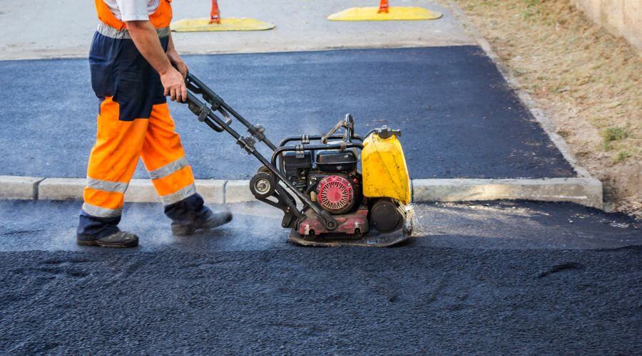 Professional gutter cleaning in Lone Rock, IA